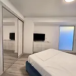 Beachfront Mla Boutique - White Titanic