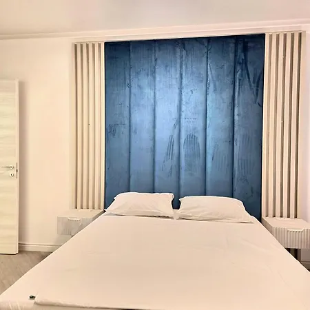 Beachfront Mla Boutique - White Titanic * Năvodari