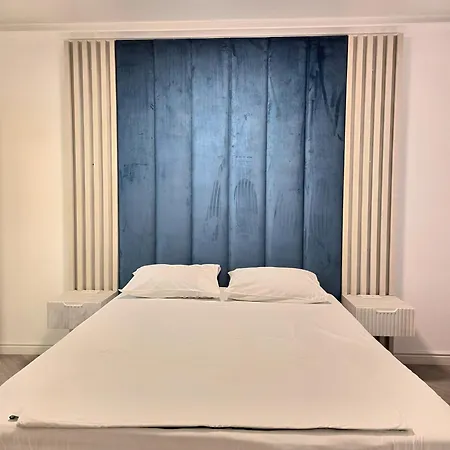 Apartman Beachfront Mla Boutique - White Titanic